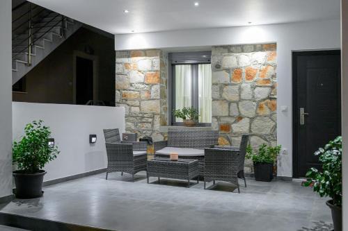 George luxury stone apartment