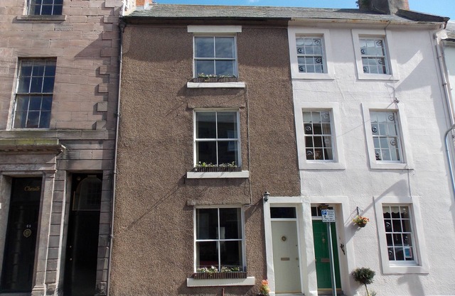 Georgian Grade II Listed Town House Short Walk To Beach