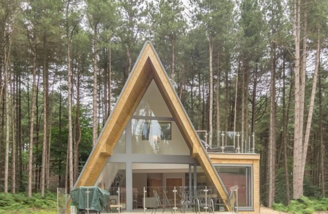 Get back to nature in style at this elegant and peaceful woodland retreat
