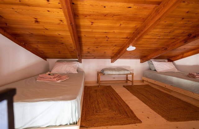 Get Lost Staring at the Endless Blue Sea!2 min From the Beach!