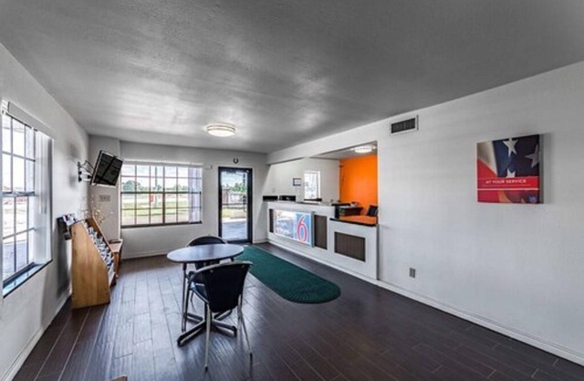 Giddings Executive Inn