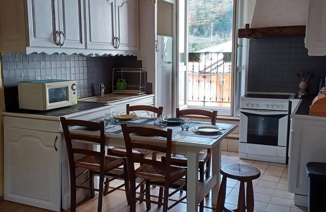 Gite de Mon Clocher Appartement 3ième Étage Avec Balcon Proche du Mercantour
