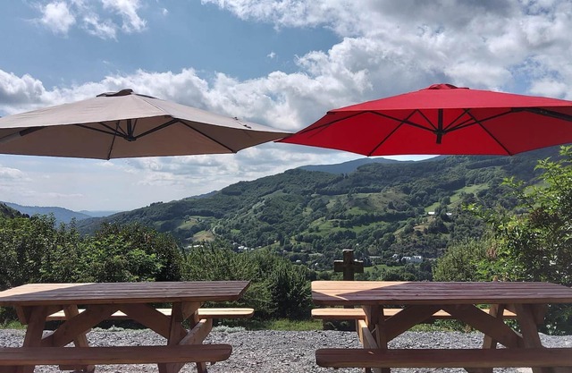 Gite for 10 people in a quiet location 13 minutes from the slopes