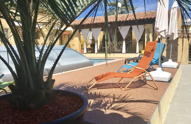 Gite in Provence at the foot of Ventoux with swimming pool