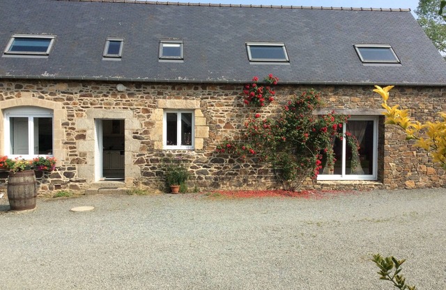 GITE IN THE COUNTRYSIDE BETWEEN LAND AND SEA 20KMS FROM THE SEA