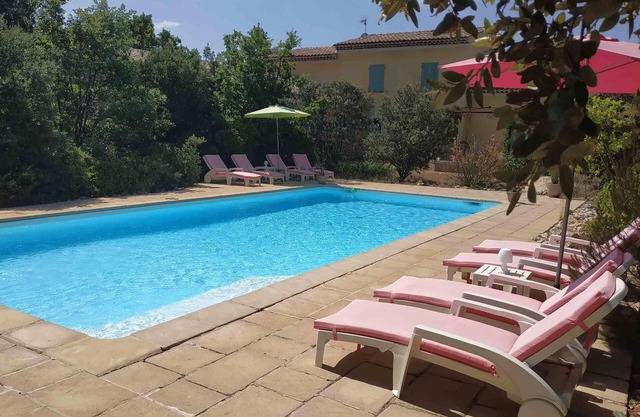 Gîte l'olivier in the heart of the verdon, 15 minutes from the lower gorges and 30 minutes from the lakes.