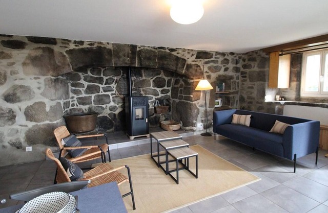 Gite Lugarde, 3 bedrooms, 6 persons