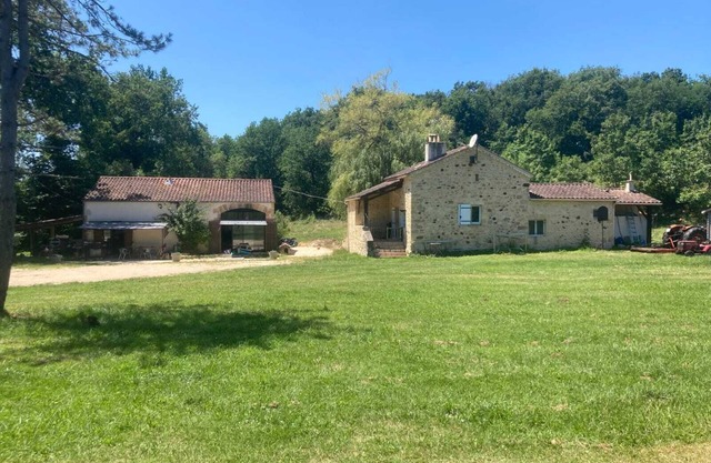 Gîte M, a pretty little 75 m2 stone house. (4/6 p)