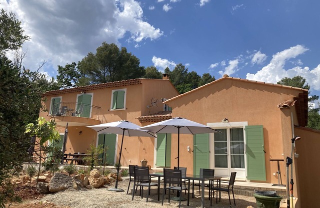 Gite Neuf Tous Conforts Dans Oliveraie, Le Mas des Oliviers