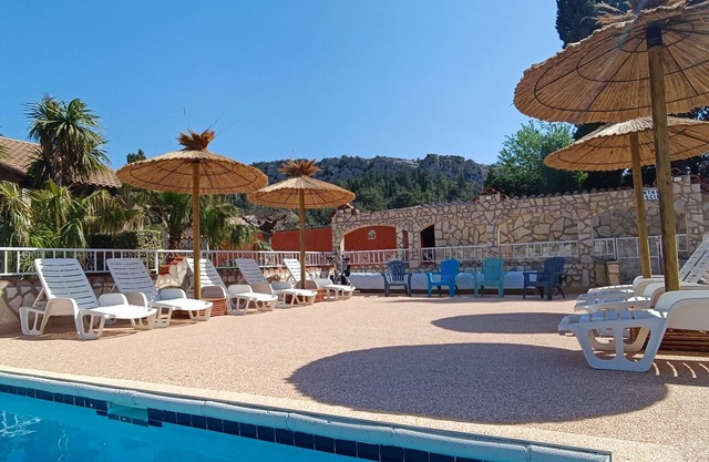 Gitelacapelle with 2 swimming pool bedrooms, 10mm from wild beaches, tropical setting .