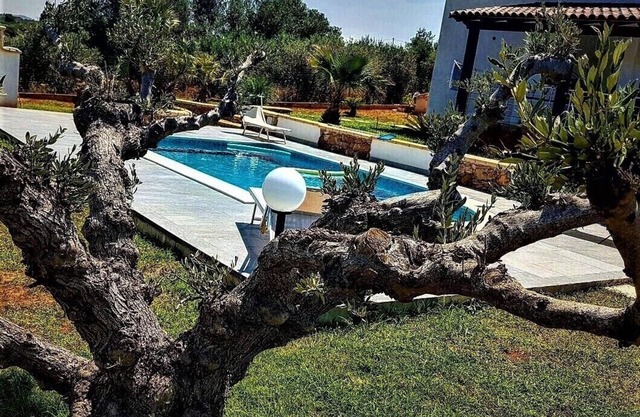 GIUSEPPE HOUSE WITH PRIVATE POOL