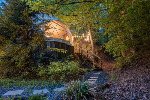 Glamping, Hot Tub & Projector by Nidumm Stay