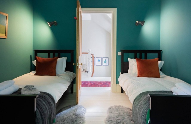 Glen Lodge and Abhainn Cottage, fully refurbished in 2018, offers a warm and spacious setting sleeping 6. Ideal for wild swims and outdoor adventures. Sleeping 6 with a wood fired hot tub.