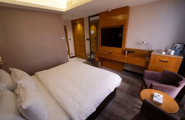 Gloria Hotel | Deluxe Double or Twin Room | Near Royal Auto Museum