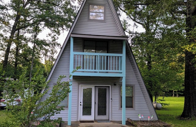 Gnome Home A-Frame near Lake Greeson & Crater of Diamonds
