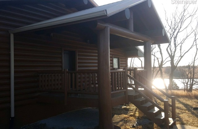 Gobbler Lodge at Dana Farms ~ Perfect Lodge for Family Gatherings ~ Log Home!