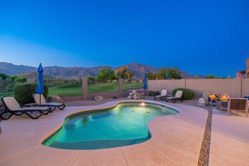 Gold Canyon Golfers Getaway with Scenic Views!
