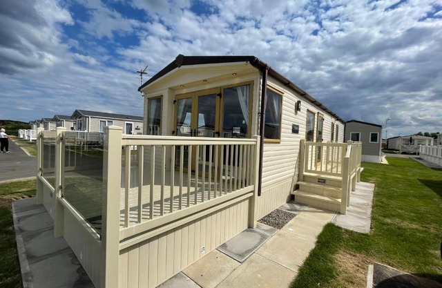 Golden Palm Resort - St David - Coastal Caravan Breaks