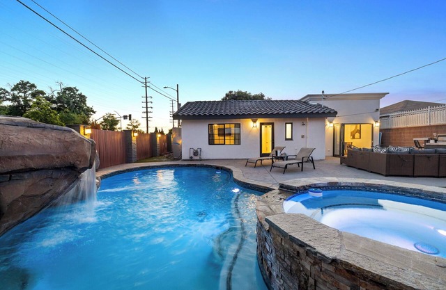 Golden Paradise POOL SPA FUN