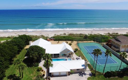 Golden Sands Emerald - Florida's Best - ALL Private Beachfront Estate with TENNIS-PICKLEBALL Court, Pool, Spa
