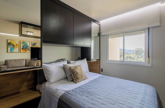 Golden Studio - GRU 1214