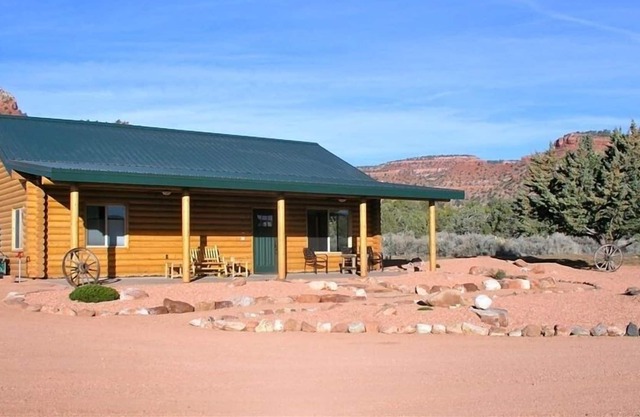 Goldena's Cabin in Kanab- Great Views