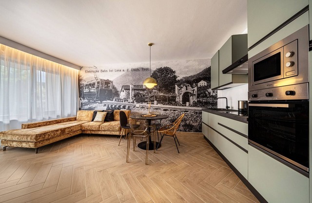 goldfinger individual Apartment with Mountain View, Pool, Wi-Fi, Balcony & Garden