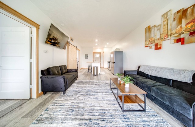 Golf Course View: Centrally Located Condo in Erie