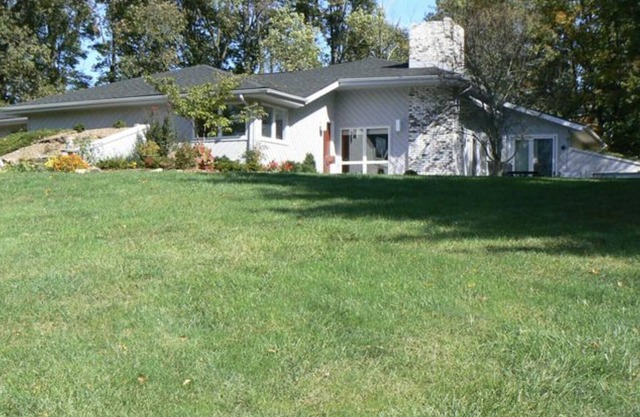 Golf Getaway - Located next to Sultan's Run Golf Course