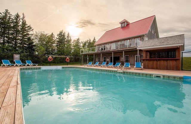 Golf, Green Gables & more at this luxurious villa at The Gables Golf Resort