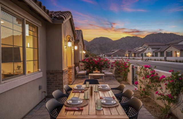 Golfer Paradise! Brand New 2b/2b Home at PGA West.