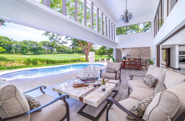 Golfer's Paradise: Villa w/Pool, Fire Pit, Golf Cart & Beach Club Access, Closest to Playa Conchal!