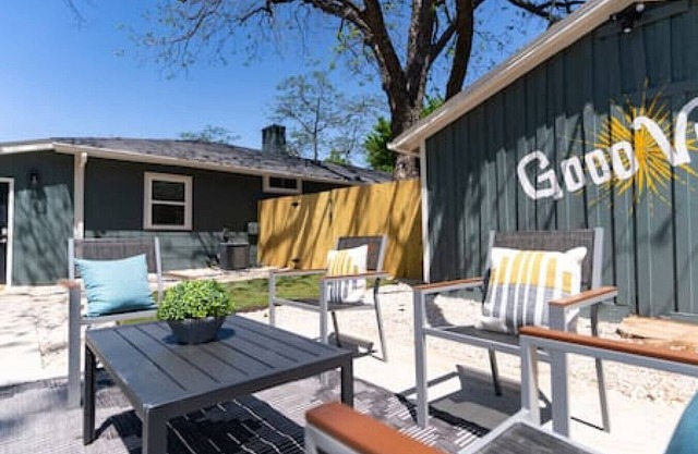 Good Vibes Getaway | Near AT&T Six Flags & TX Live