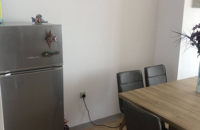 Gorgeous, 1 Bed Apt, Sea Views.