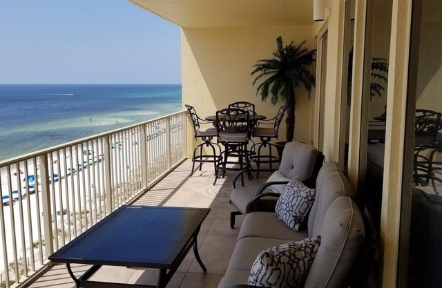 Gorgeous 2 Bedr Unit; Great Balc views; Disc Summer rates; Beach Srvc Included!