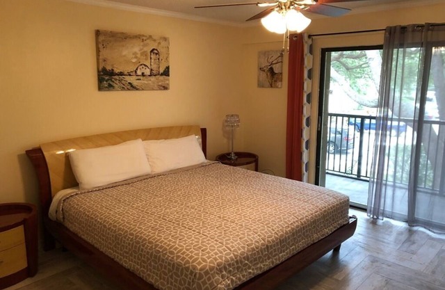 Gorgeous 2 Bedroom 2 Bath Condo