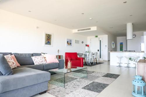 Gorgeous 2BR Gozo Apt with private balcony & Pool by 360 Estates