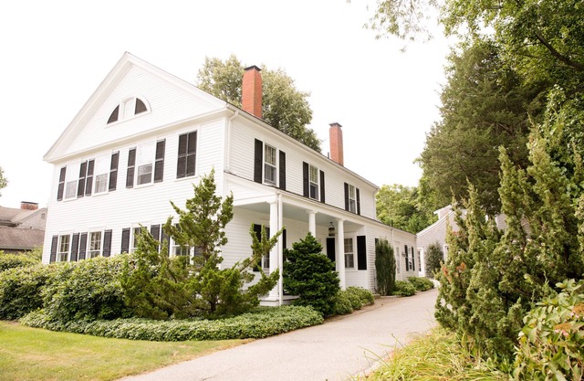 Gorgeous home in historic downtown Sandwich with hot tub/sauna