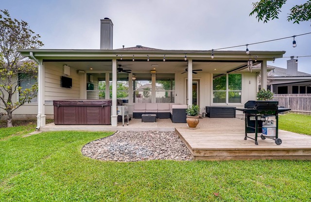 ✫Gorgeous Round Rock Villa | Sleeps 8 | Hot Tub✫