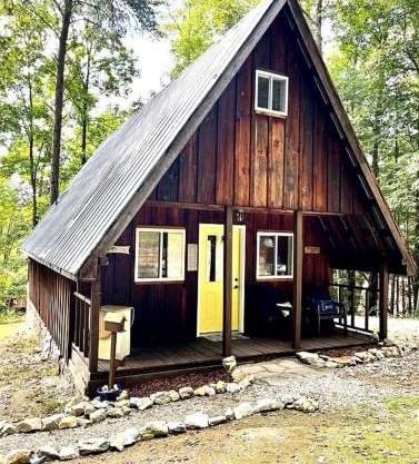 Gorgeous Secluded Cabin with Hiking Trails Near in Frenchburg, Kentucky