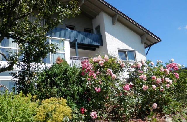 ‘Grabmeier - Nummer 1’ holiday flat with mountain views, private terrace and Wi-Fi