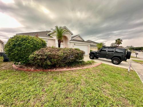 Grand Fabulous 4BR Pool Home near Disney