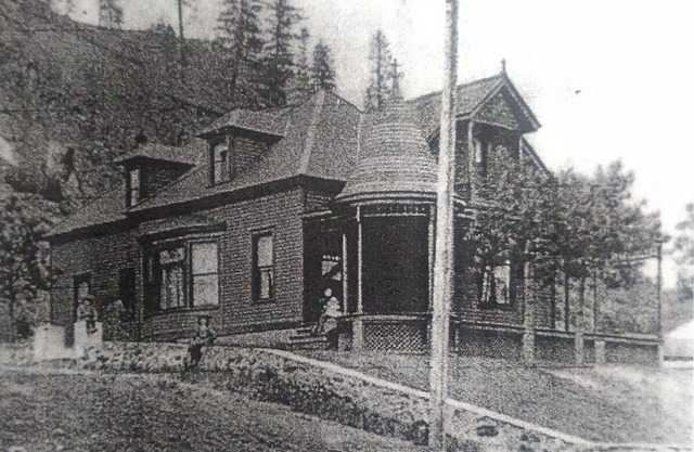 Grand Forks Guest House, Private & Close to Town