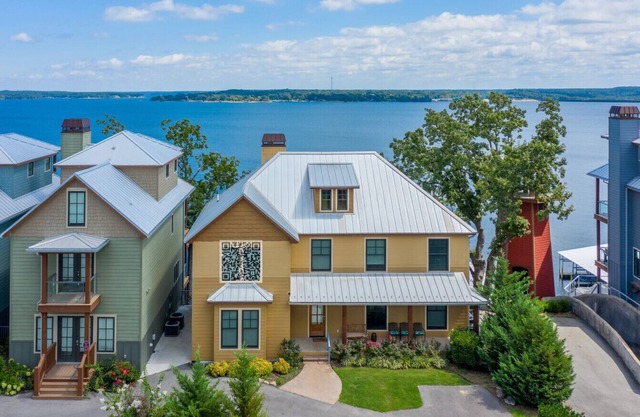 Grand Lake Frontage: 5Bed & 5.5 Bath Grand Lake O' the Cherokees up to 25 guests