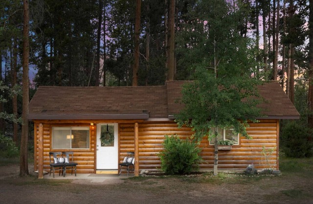 Grand Lake Gem | Walk to Lake/Town | Stylish Decor