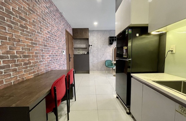 Grand Riverside Apartment Near Center