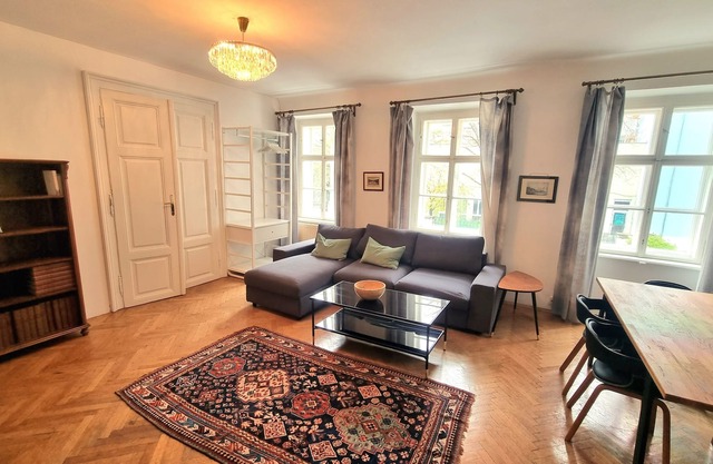 Grand Viennese City Apartment with Piano