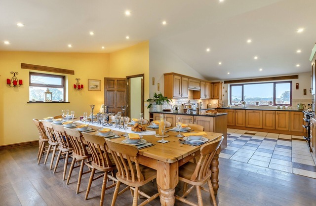 Grange Farm House - Five Bedroom House, Sleeps 10