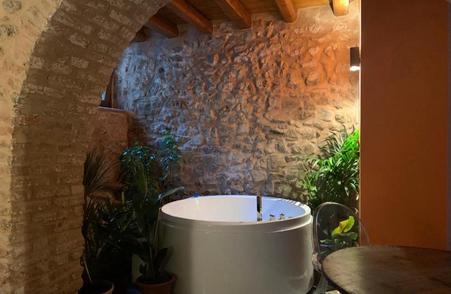 Gratteri Stone Jacuzzi House