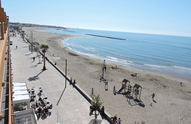 Grau d'Agde T2 facing the sea